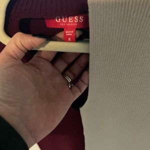 Women’s guess sleeveless tops v neck